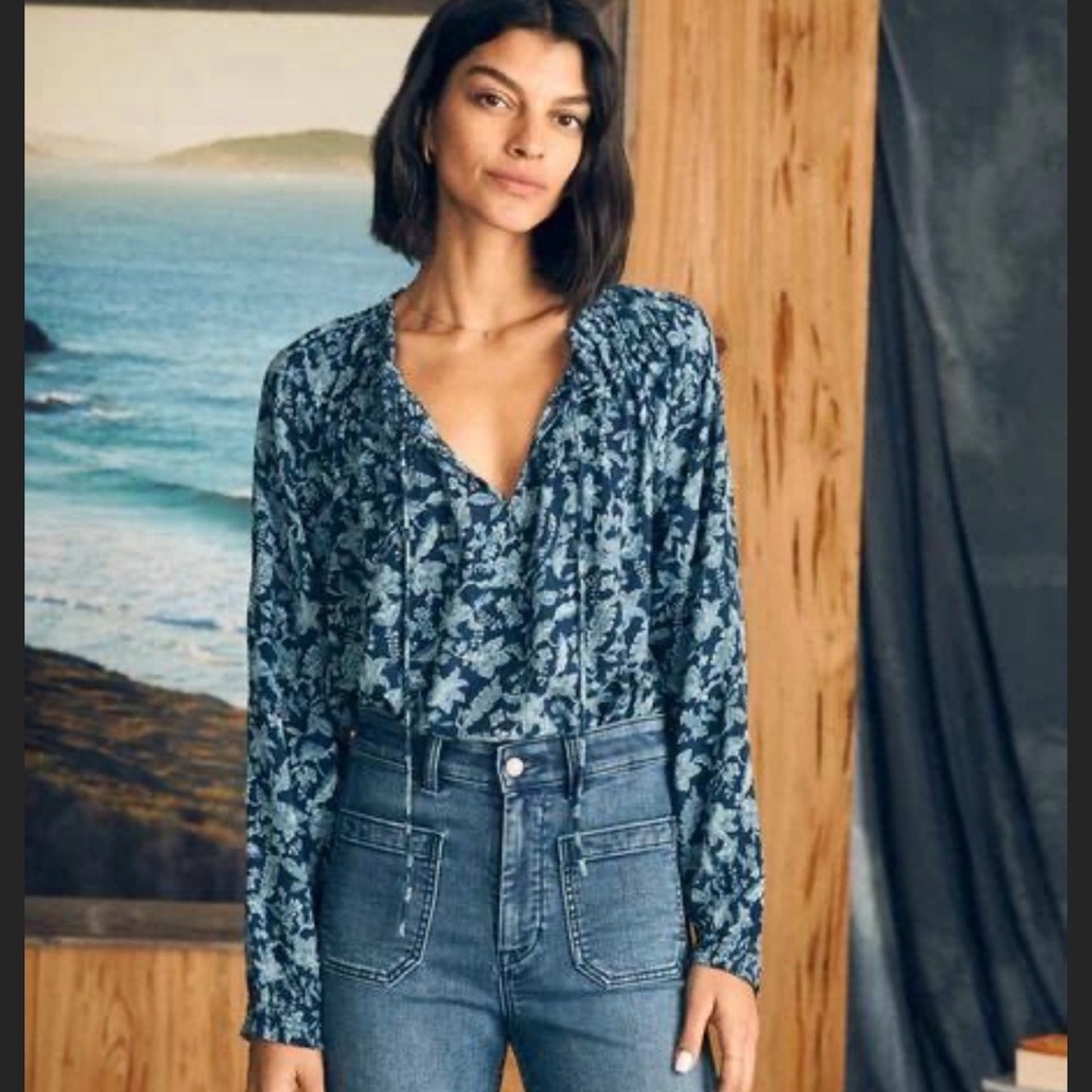 Blue Floral V-Neck Long Sleeve Blouse